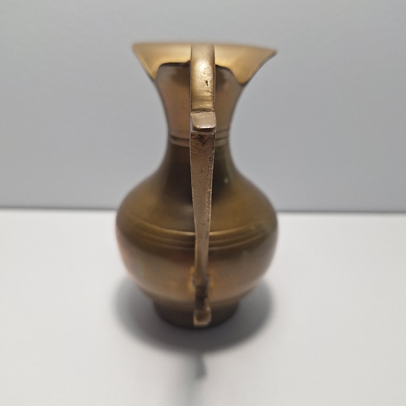 Vintage small brass pitcher made in India - Picture 3 of 16